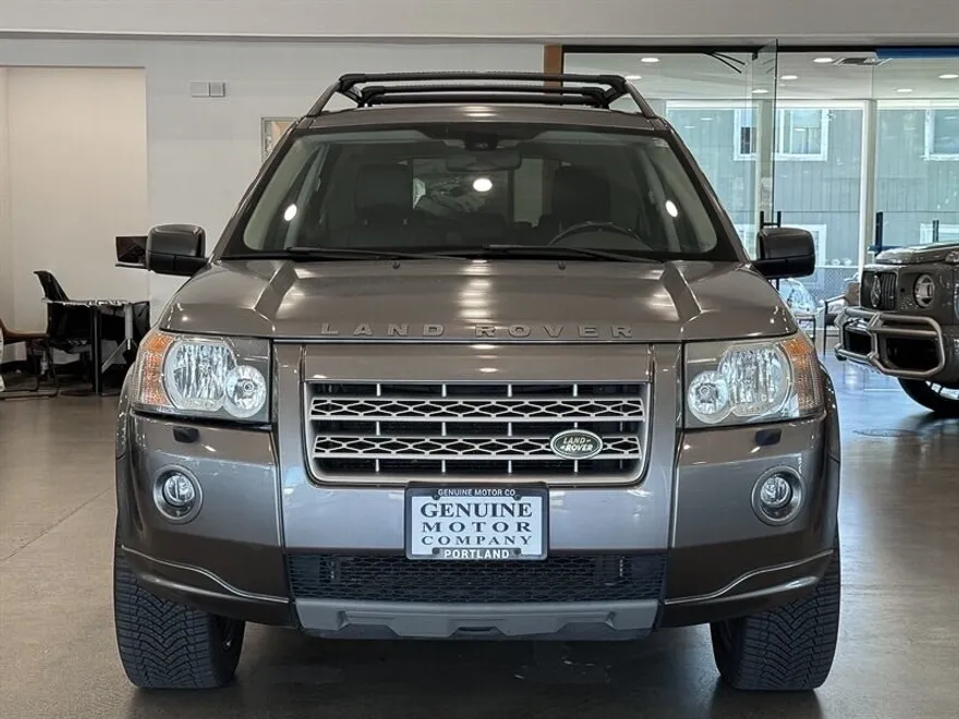 2008 Land Rover LR2 HSE photo 1