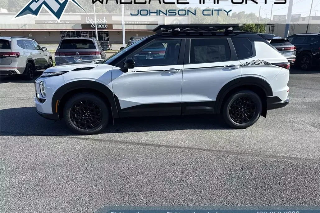 2025 Mitsubishi Outlander SE Ralliart photo 1
