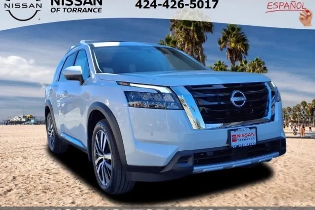 2025 Nissan Pathfinder Platinum photo 1