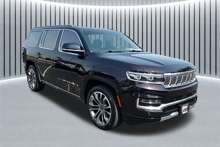 2023 Jeep Grand Wagoneer III photo 1