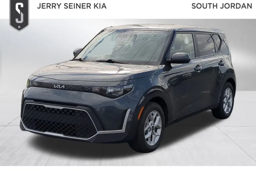2023 Kia Soul LX photo 1