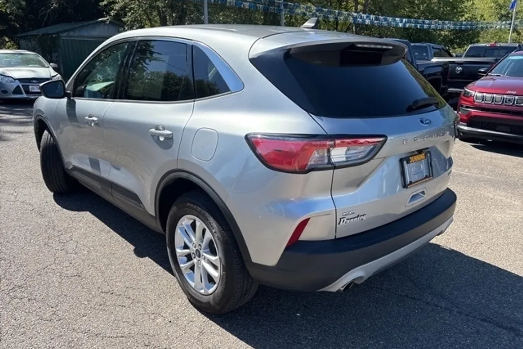 2022 Ford Escape SE photo 1