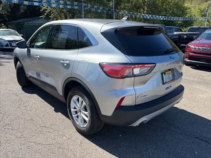 2022 Ford Escape SE photo 1
