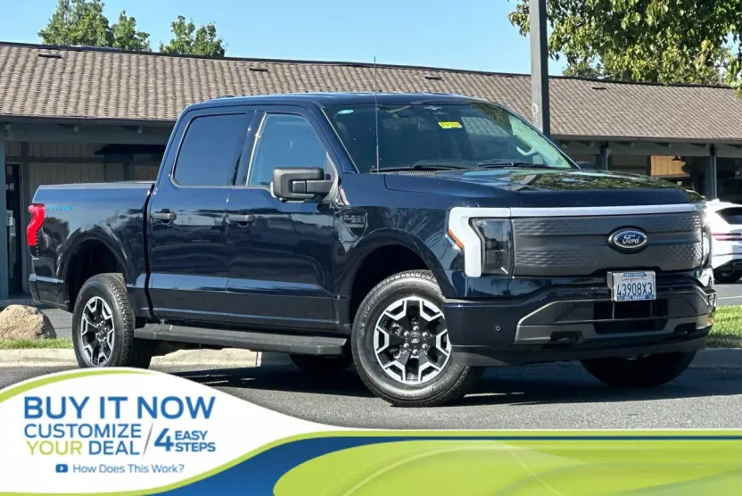 2023 Ford F-150 Lightning XLT photo 1