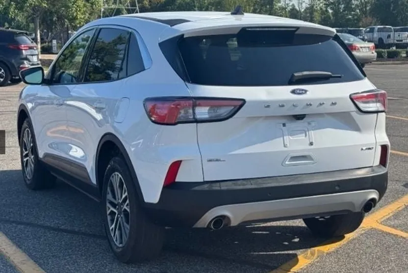 2022 Ford Escape SEL photo 1