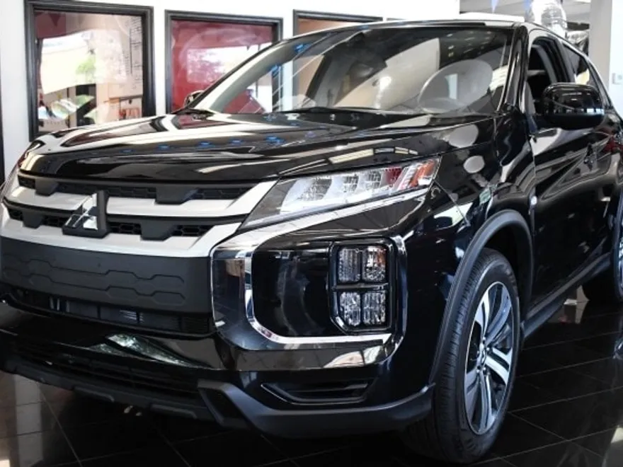 2024 Mitsubishi Outlander Sport ES photo 1