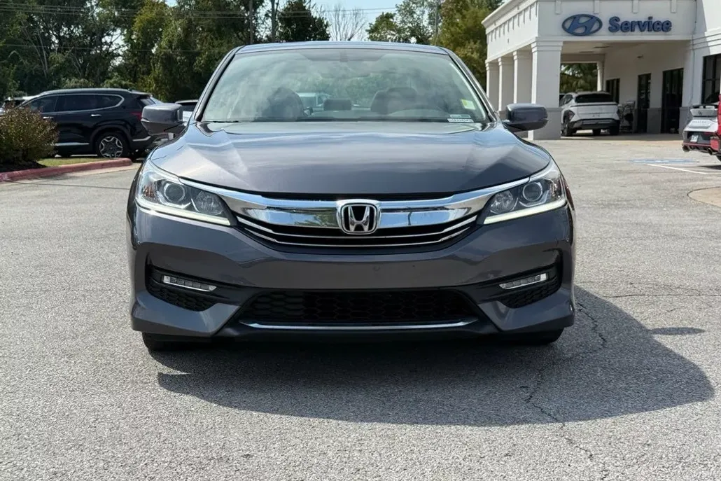 2017 Honda Accord EX-L photo 1