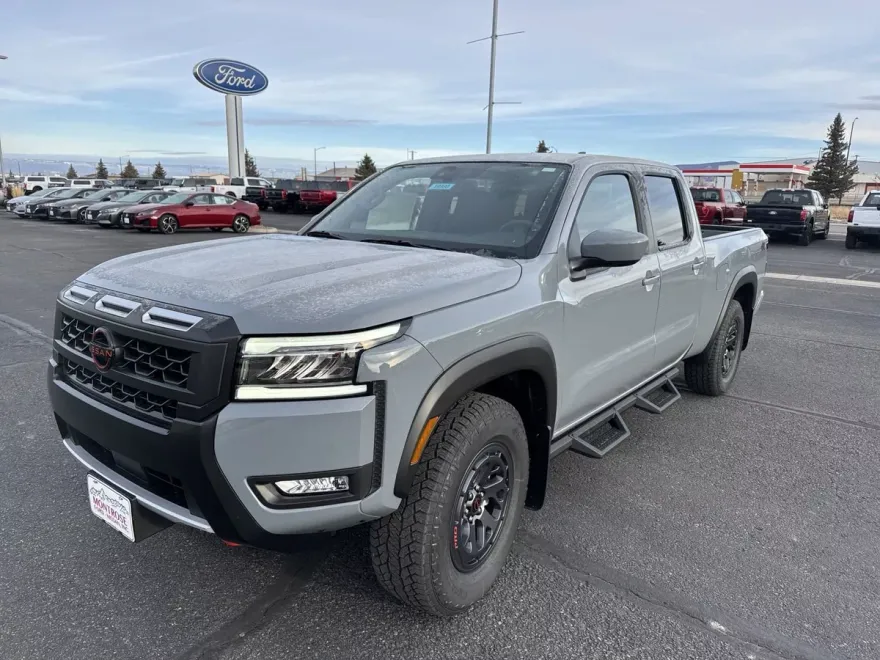 2025 Nissan Frontier PRO-4X photo 1