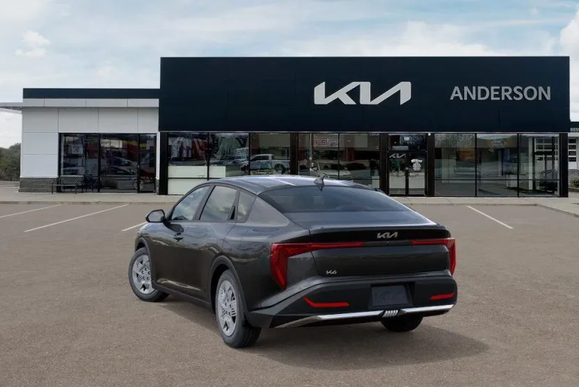 2025 Kia K4 LX photo 1