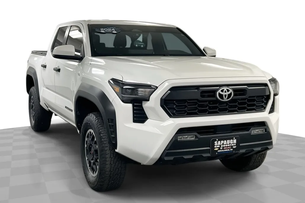2024 Toyota Tacoma SR5 photo 1