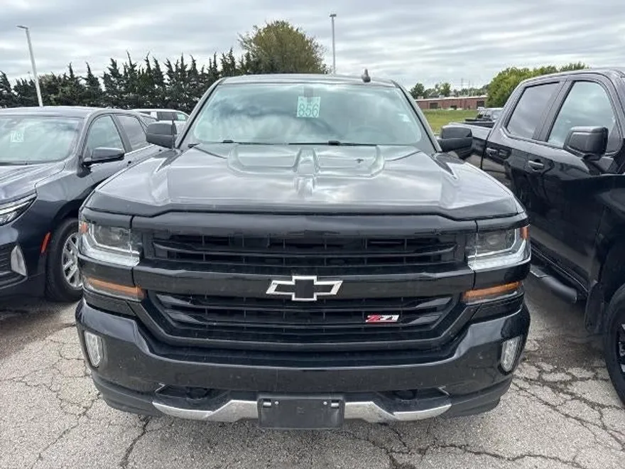 2018 Chevrolet Silverado 1500 LT2 photo 1