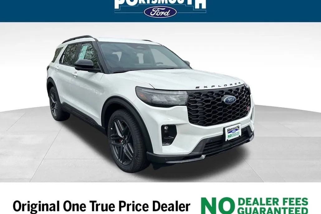 2025 Ford Explorer ST photo 1