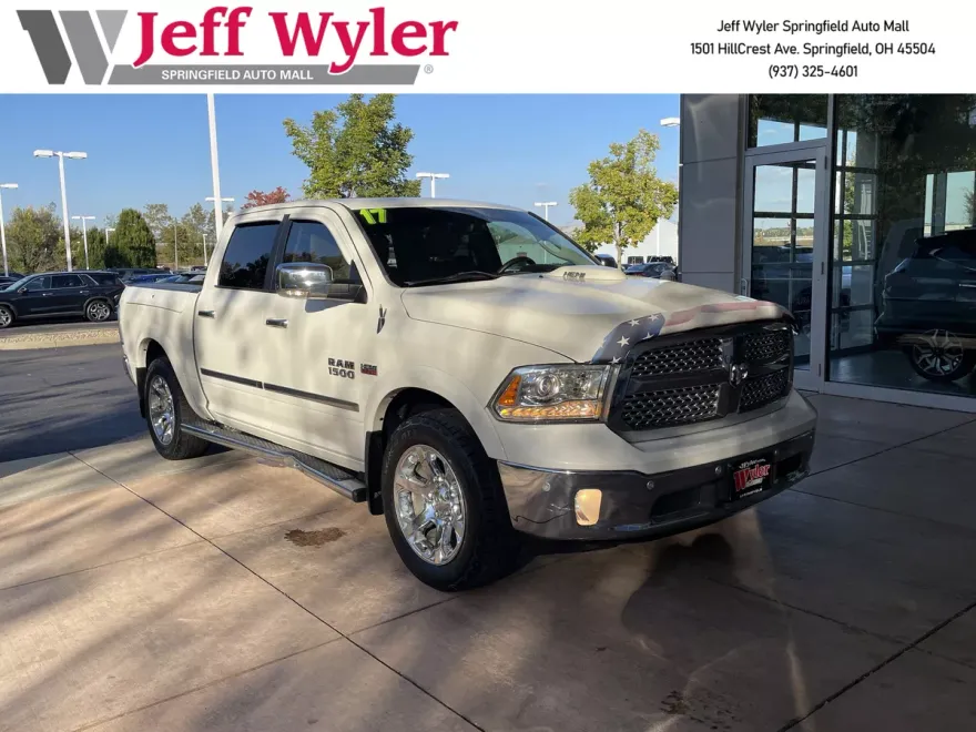2017 Ram 1500 Laramie photo 1