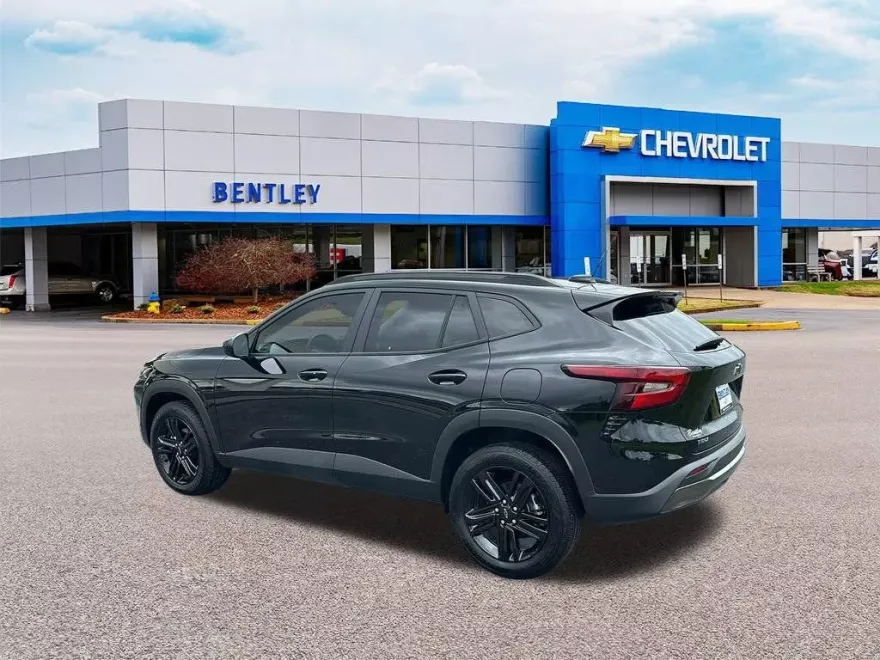 2025 Chevrolet Trax ACTIV photo 1