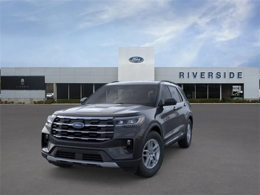 2025 Ford Explorer photo 1