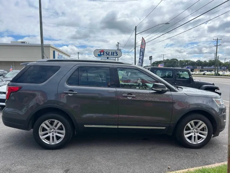 2018 Ford Explorer XLT photo 1