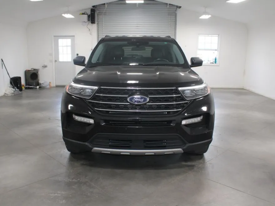 2022 Ford Explorer XLT photo 1