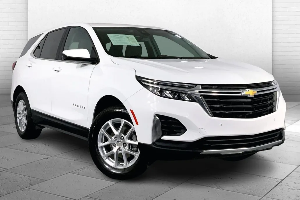 2023 Chevrolet Equinox LT photo 1