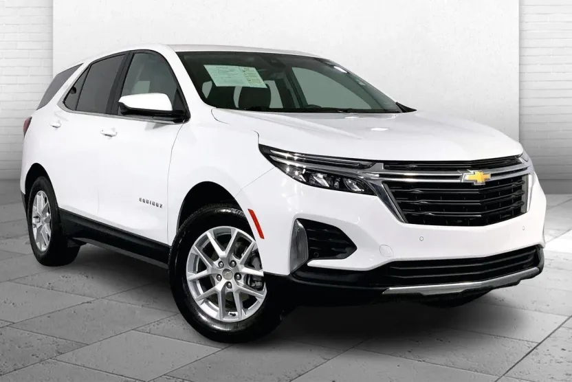 2023 Chevrolet Equinox LT photo 1