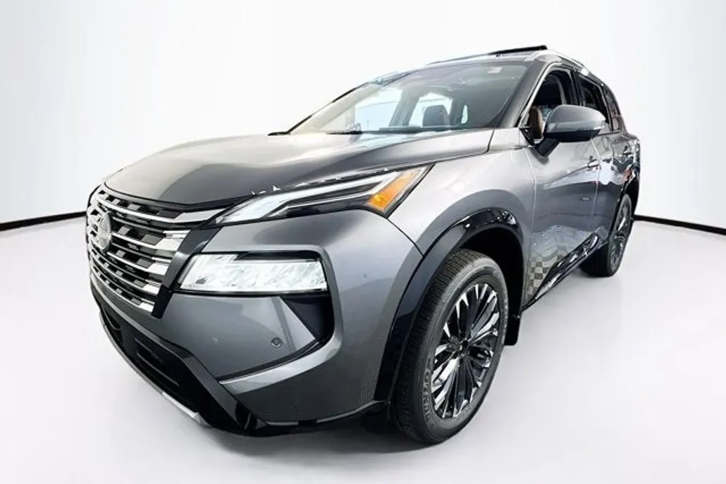 2026 Nissan Rogue Platinum photo 1