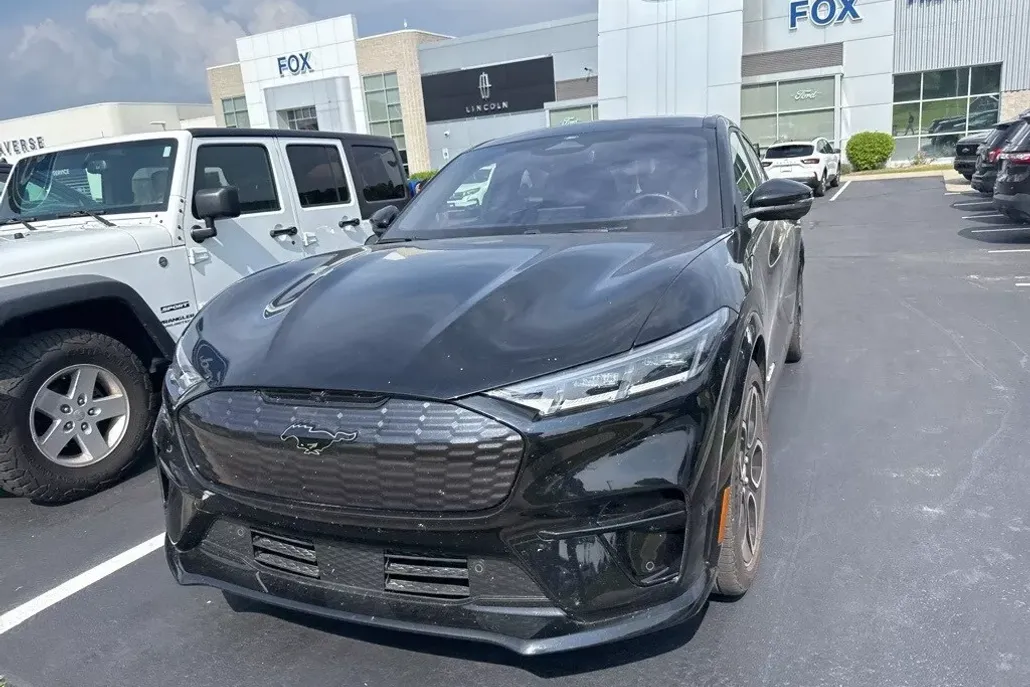 2023 Ford Mustang Mach-E GT photo 1