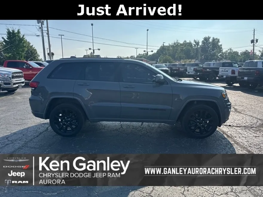 2021 Jeep Grand Cherokee Laredo X photo 1