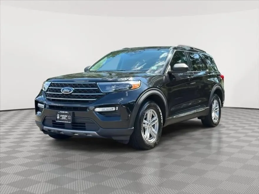 2020 Ford Explorer XLT photo 1