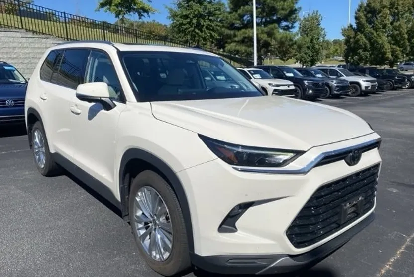 2024 Toyota 4Runner SR5 Premium photo 1