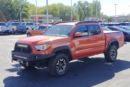 2016 Toyota Tacoma TRD Off-Road photo 3