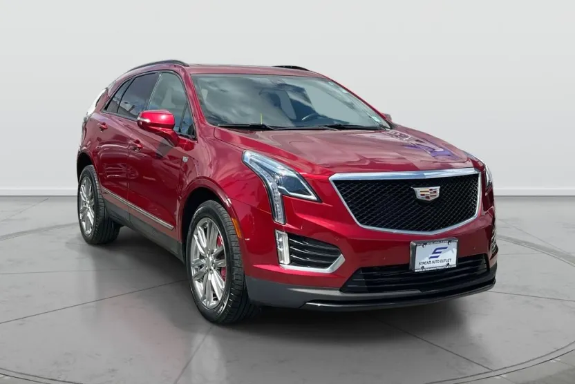 2022 Cadillac XT5 Sport photo 1