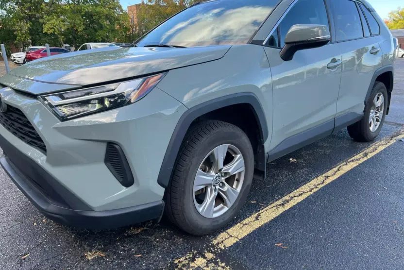 2023 Toyota RAV4 XLE photo 1