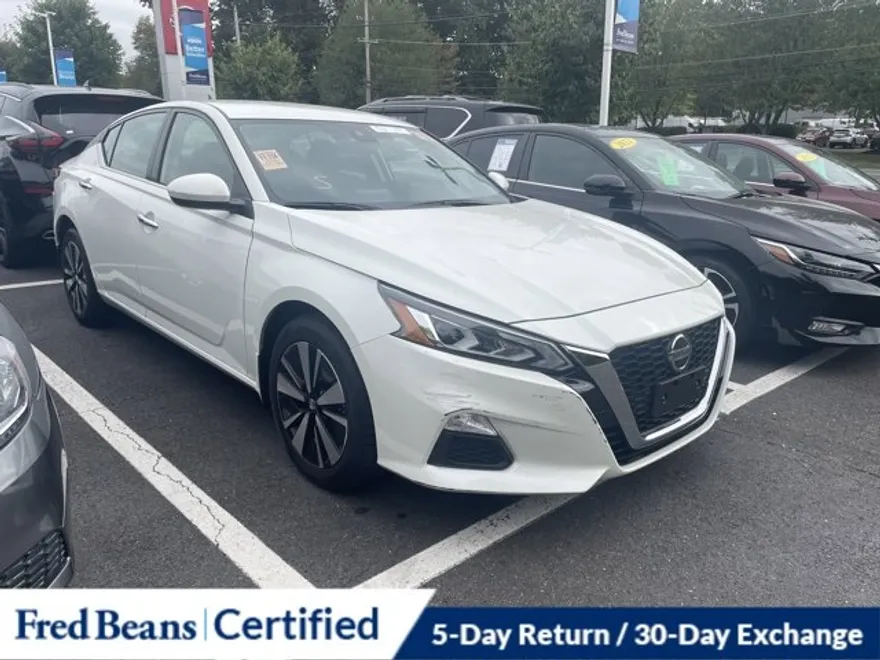 2022 Nissan Altima 2.5 SV photo 1