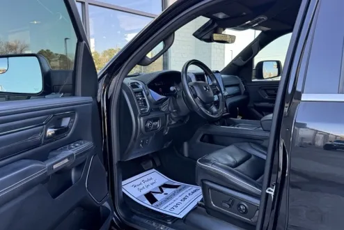 2023 Ram 1500 Limited photo 2