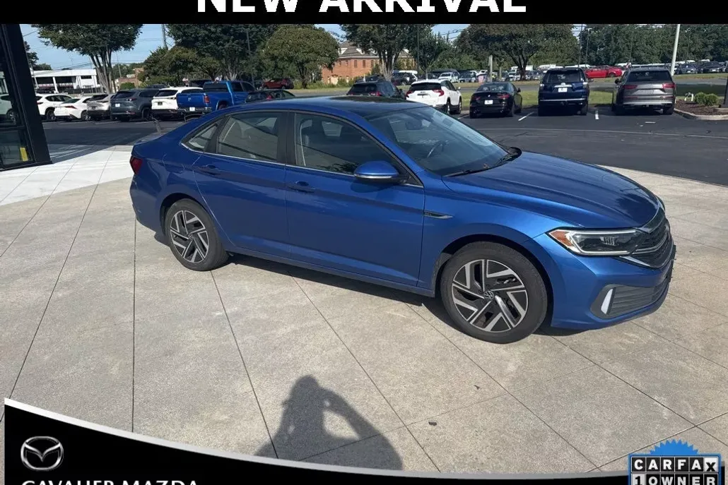 2022 Volkswagen Jetta 1.5T SEL photo 1