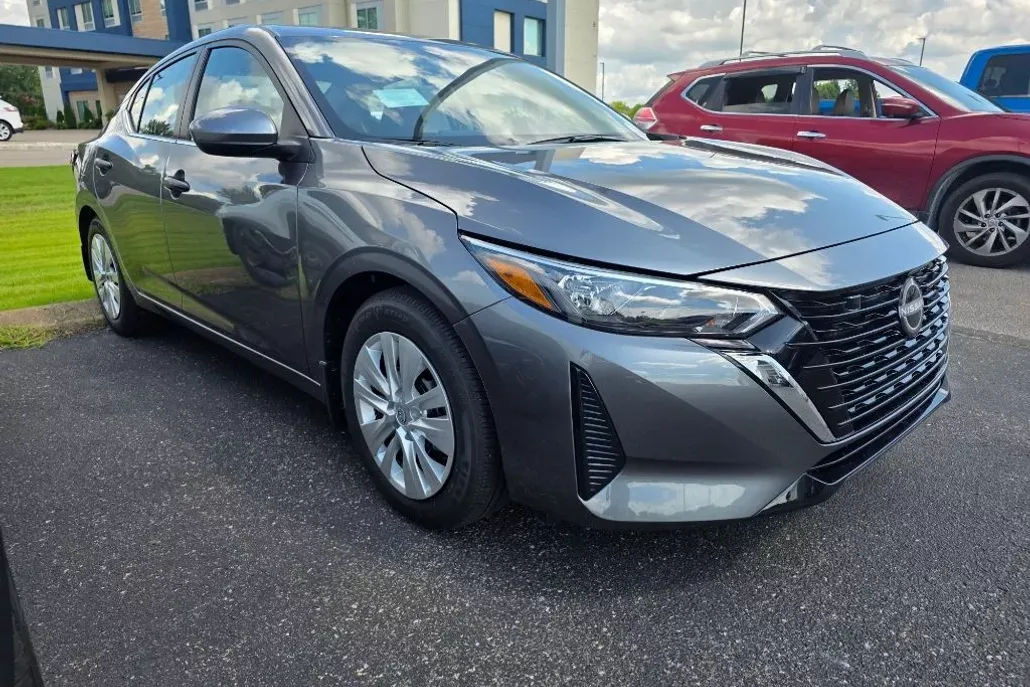 2025 Nissan Sentra S photo 1