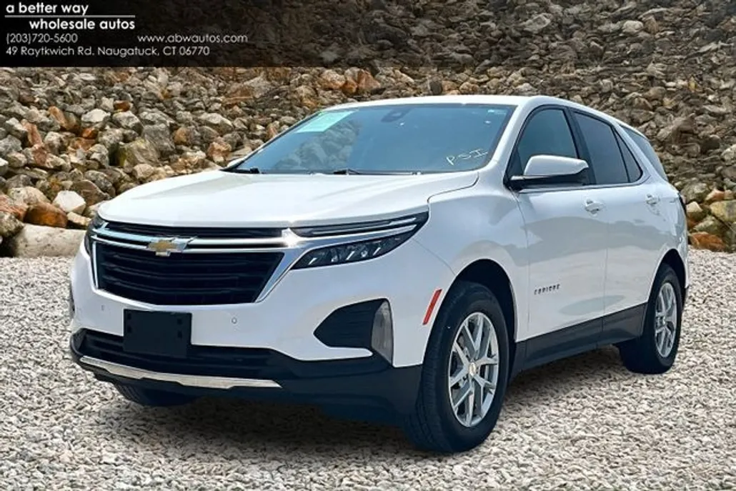 2023 Chevrolet Equinox LT photo 1