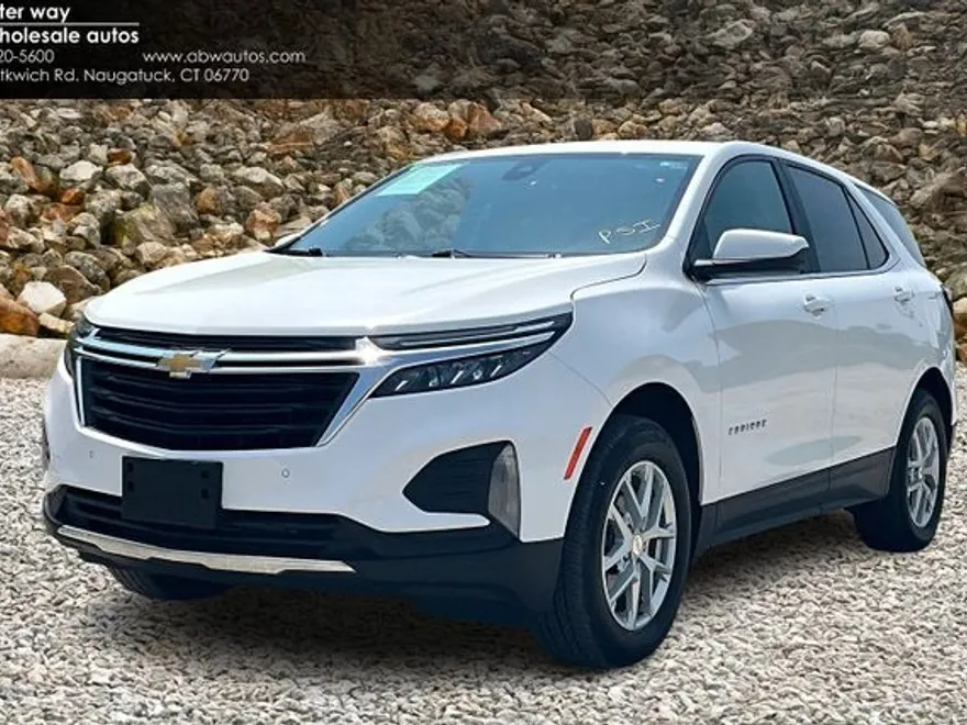 2023 Chevrolet Equinox LT photo 1