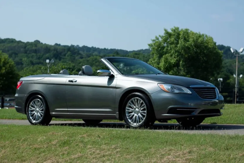2012 Chrysler 200 Limited photo 1