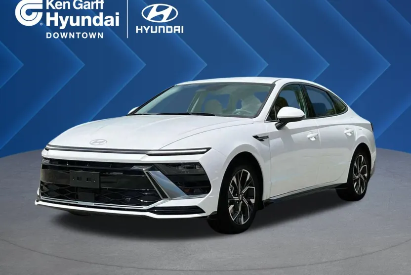 2025 Hyundai Sonata SEL photo 1