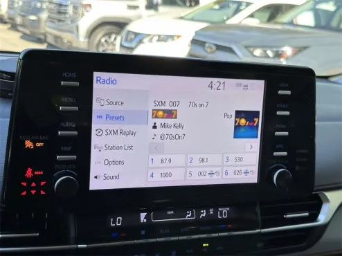 2022 Toyota Sienna LE photo 4