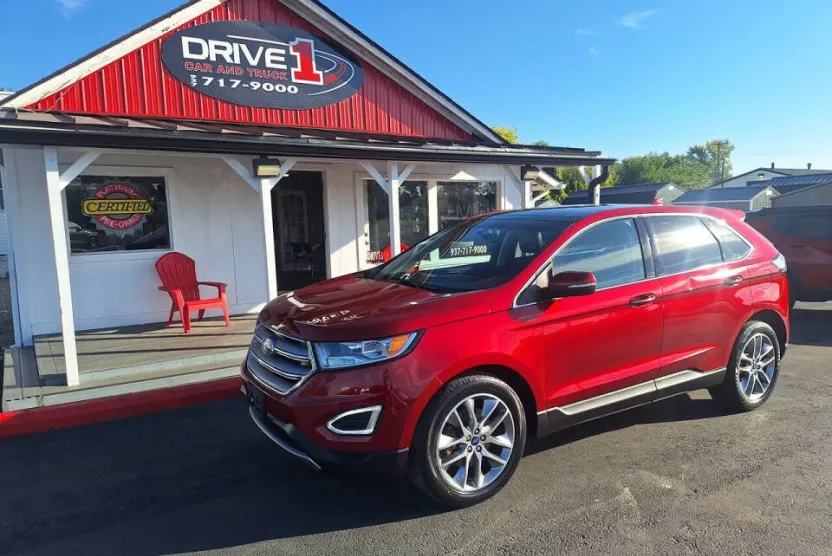 2018 Ford Edge Titanium photo 1