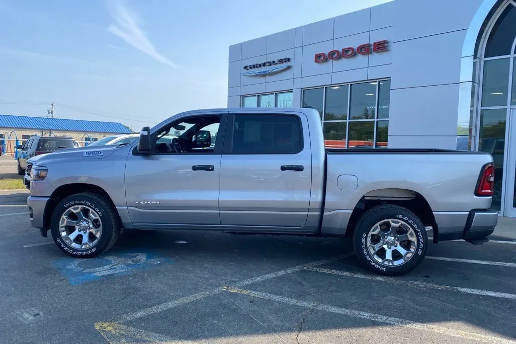 2025 Ram 1500 Tradesman photo 1