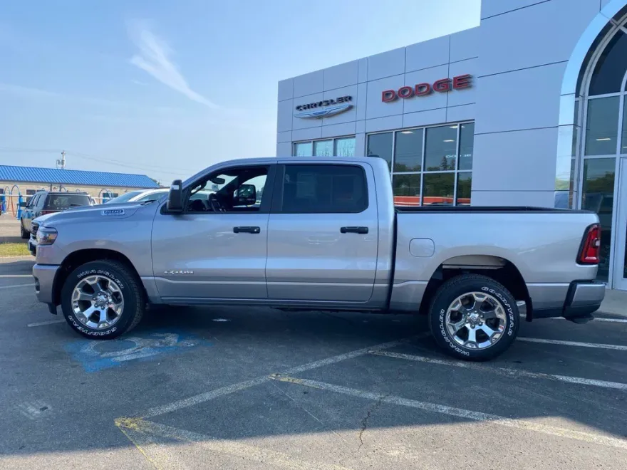 2025 Ram 1500 Tradesman photo 1