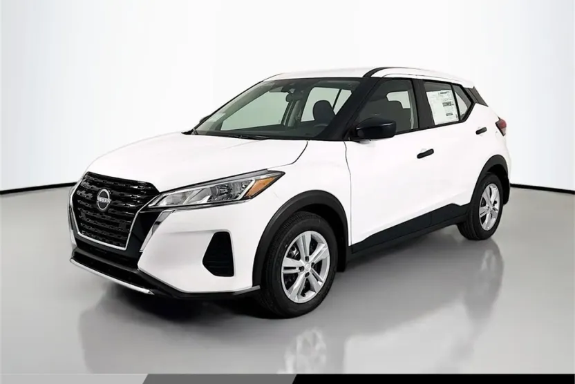 2025 Nissan Kicks Play S photo 1