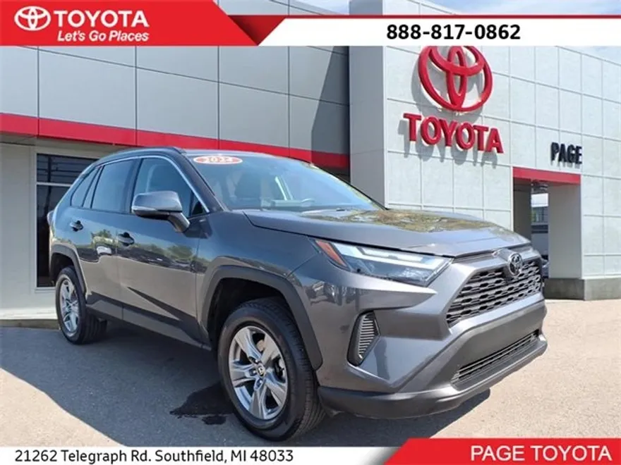 2024 Toyota RAV4 XLE photo 1