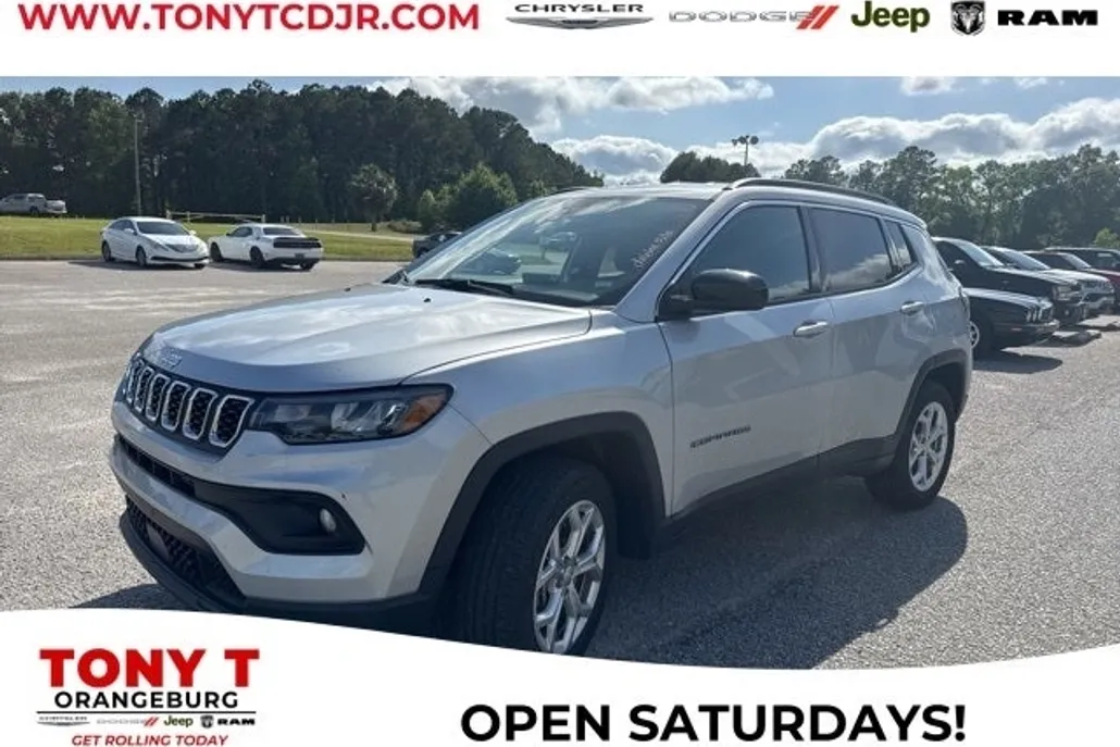 2024 Jeep Compass Latitude photo 1