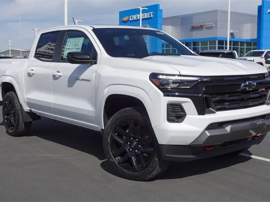2025 Chevrolet Colorado Z71 photo 1