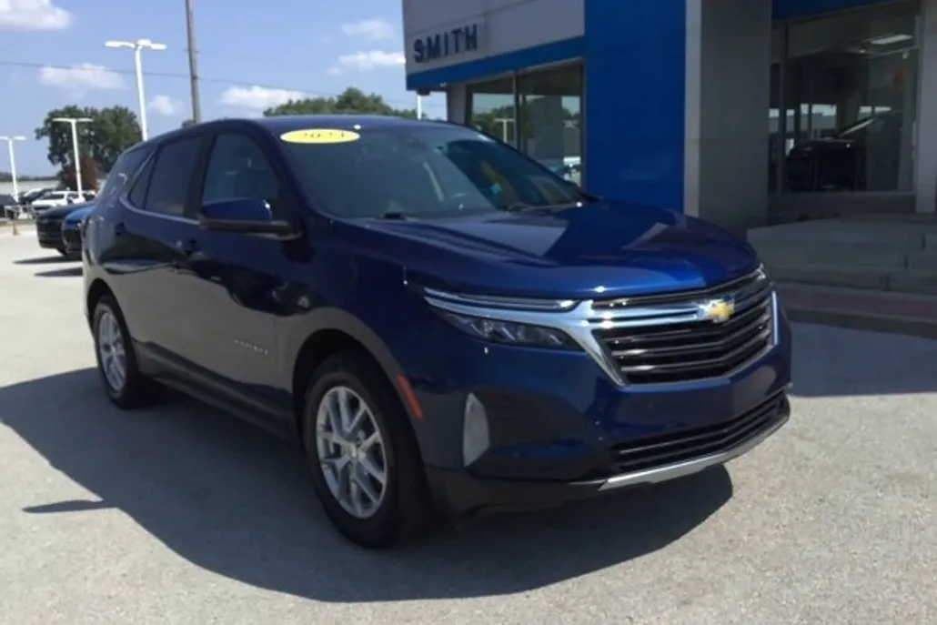 2023 Chevrolet Equinox LT photo 1