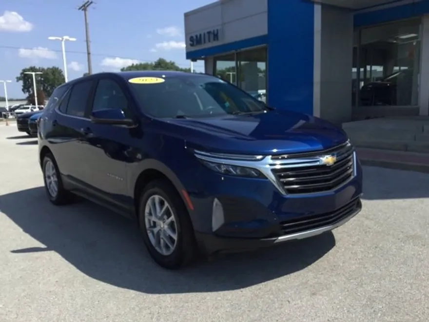 2023 Chevrolet Equinox LT photo 1