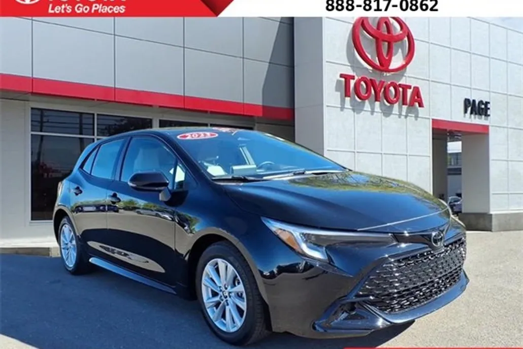 2023 Toyota Corolla SE photo 1